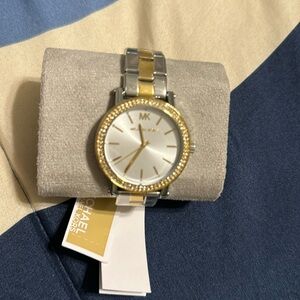 Bran new Authentic Micheal Kors watch